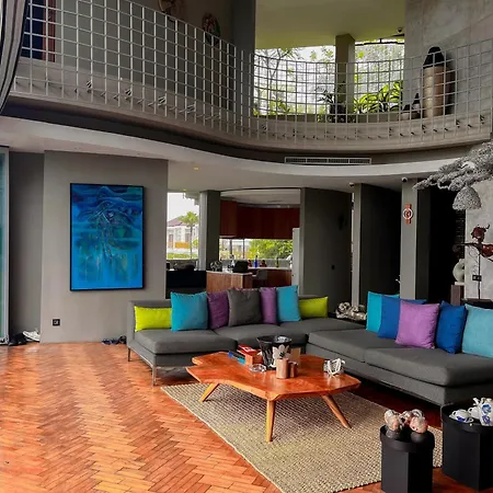Dacolina House Hotel